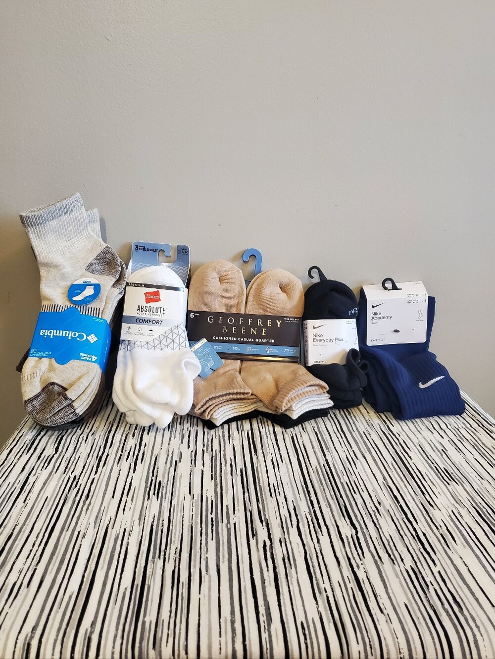 Nike, Columbia, Hanes, and Geoffrey Beene Sock Bundle 17 Pairs Total